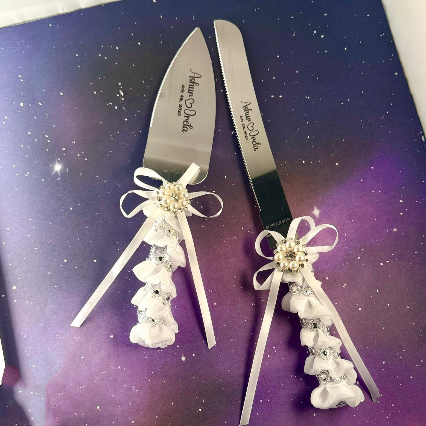 Custom Engraved Cake server Set – custom design options. Same-day pickup Scarborough Ontario.