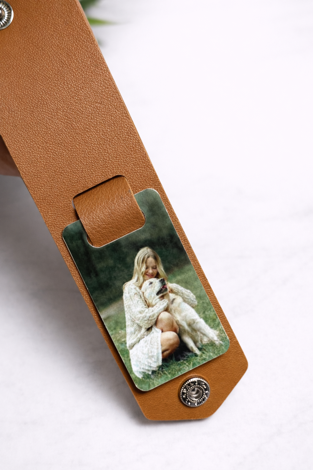 Custom PU Leather Keychain with Metal Photo – gift packaging and presentation. Oruz Gifts Canada.