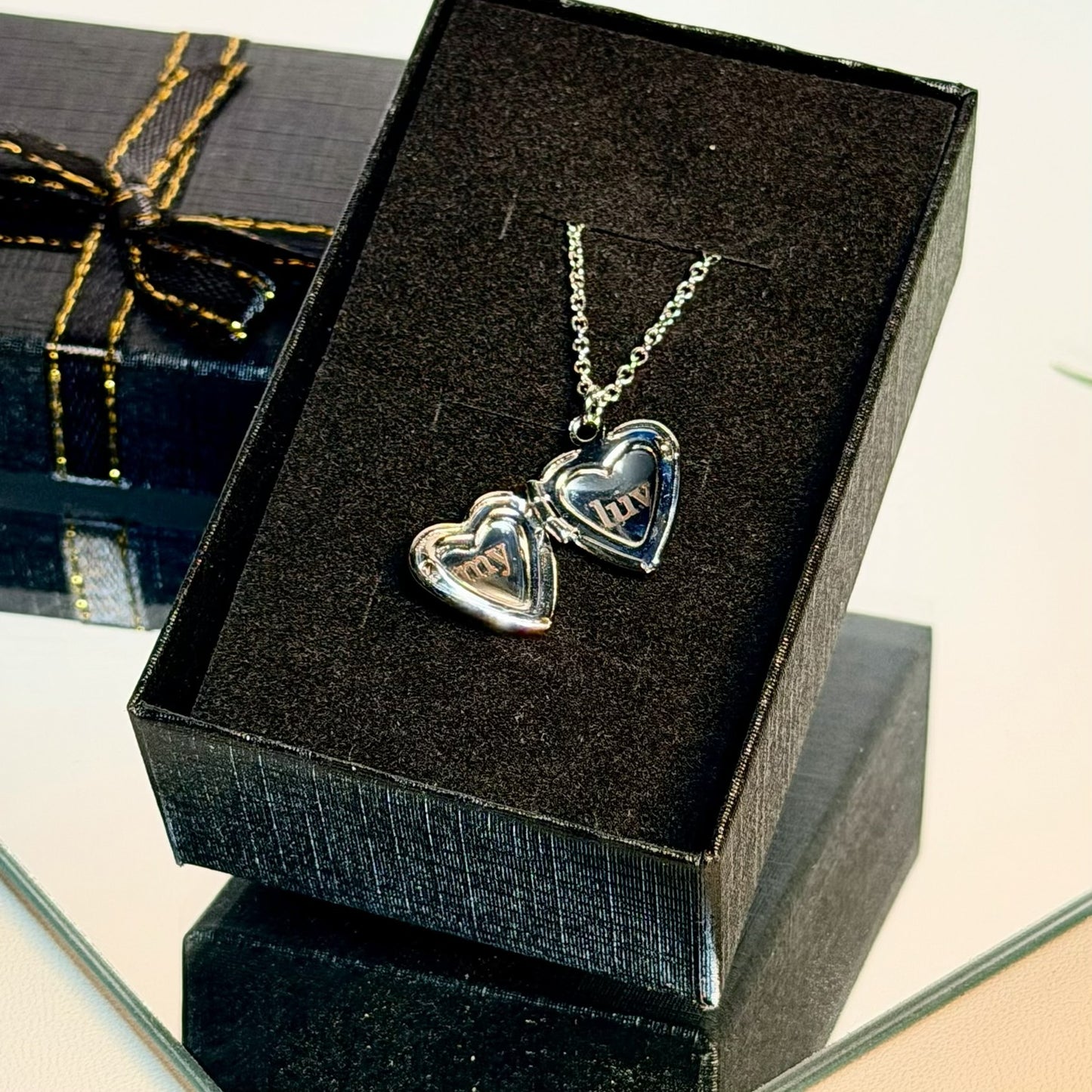 Personalized Heart Locket Necklace | Custom Initial Engraved Pendant | Oruz Gifts – gift packaging and presentation. Oruz Gifts Canada.
