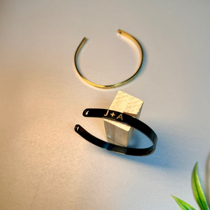 Personalized custom engraved cuff bracelet – engraving close-up. Oruz Gifts Scarborough.