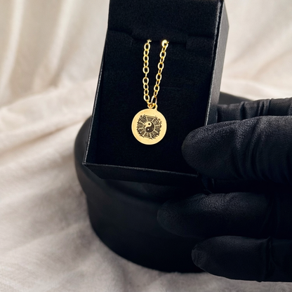 Custom engraved custom engraved round pendant – 18k gold plated – front view. Ships Canada & USA.
