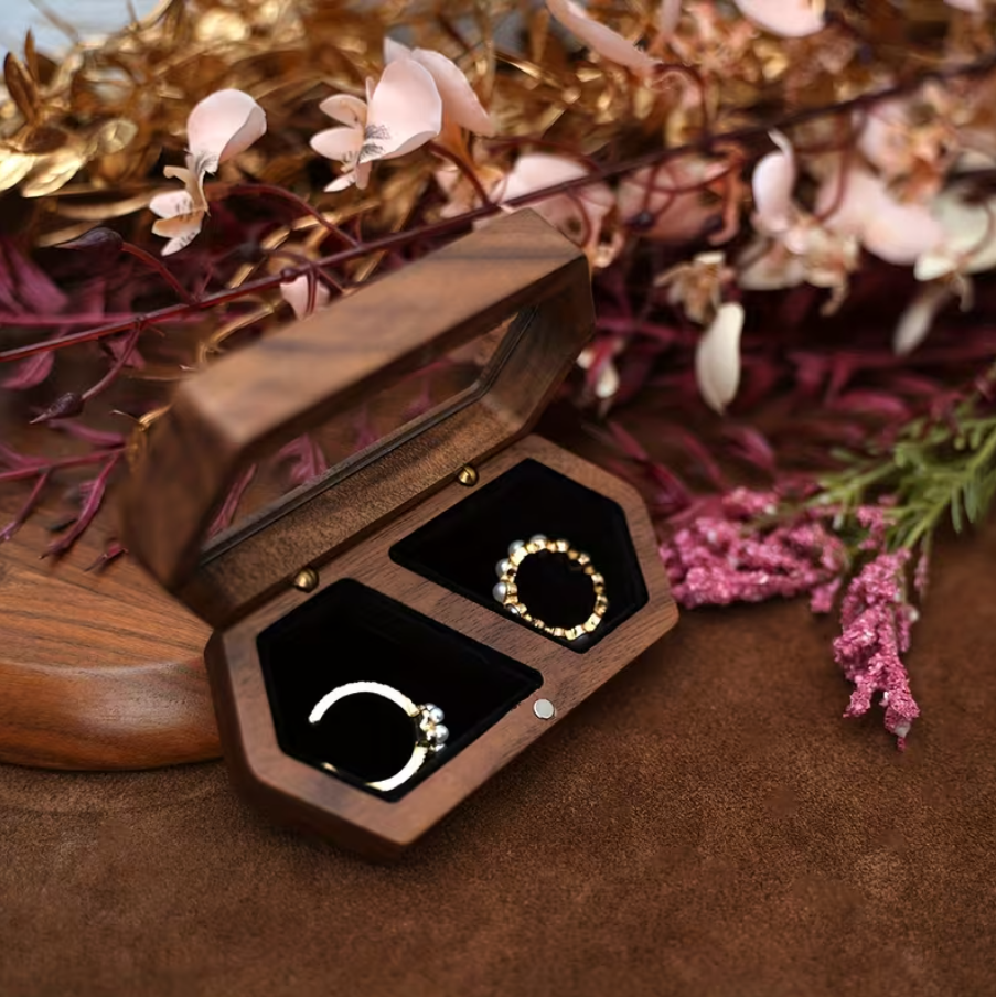 Custom engraved proposal & wedding ring holder – front view. Ships Canada & USA.
