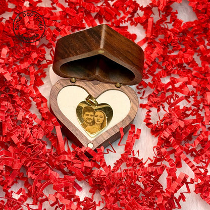 Personalized custom heart shape stainless steel pendant – engraving close-up. Oruz Gifts Scarborough.